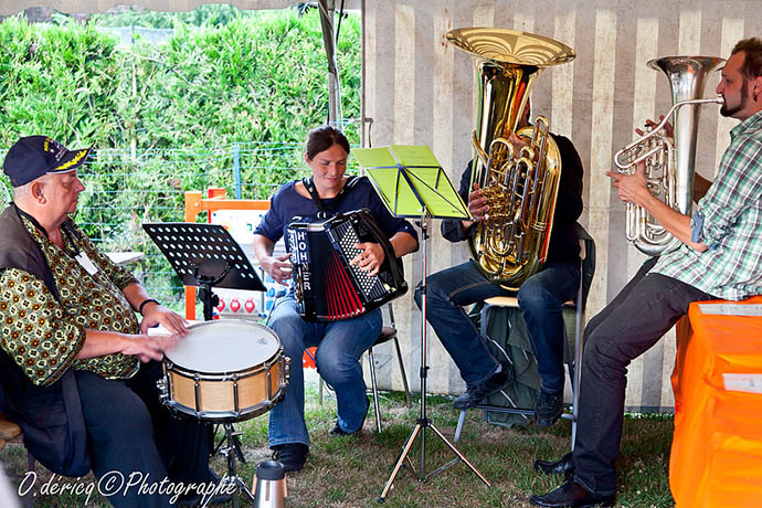 Sinceny, le 8 juillet 2011 : Aléxandre Léauthaud – Tuba Boum Trio – Gobanovitch